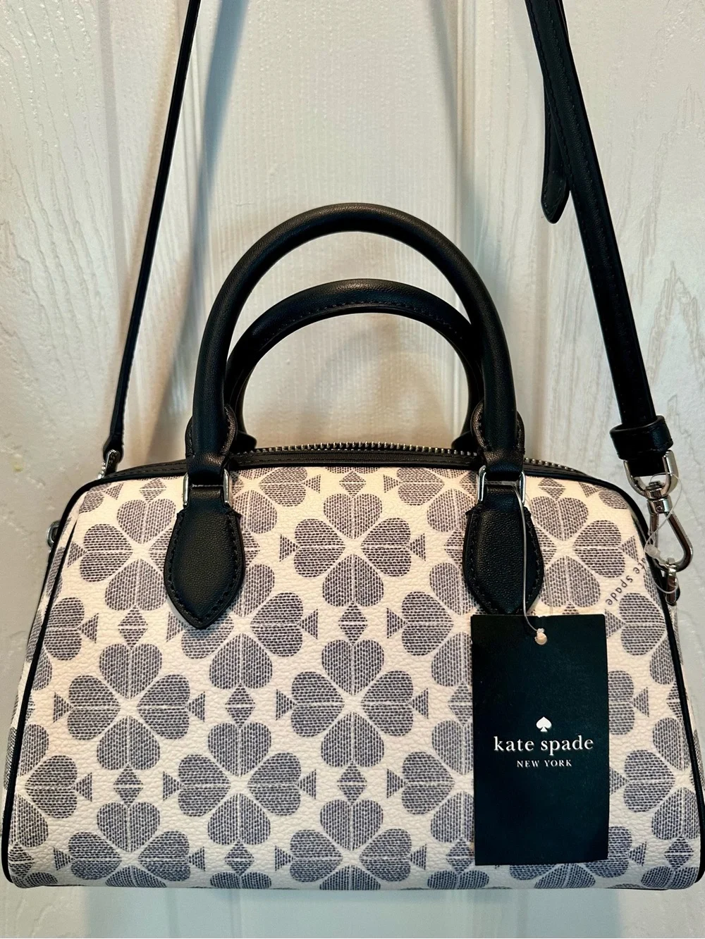 NWT 💙 Kate Spade Flower Small Duffle in White & Navy Satchel/Crossbody